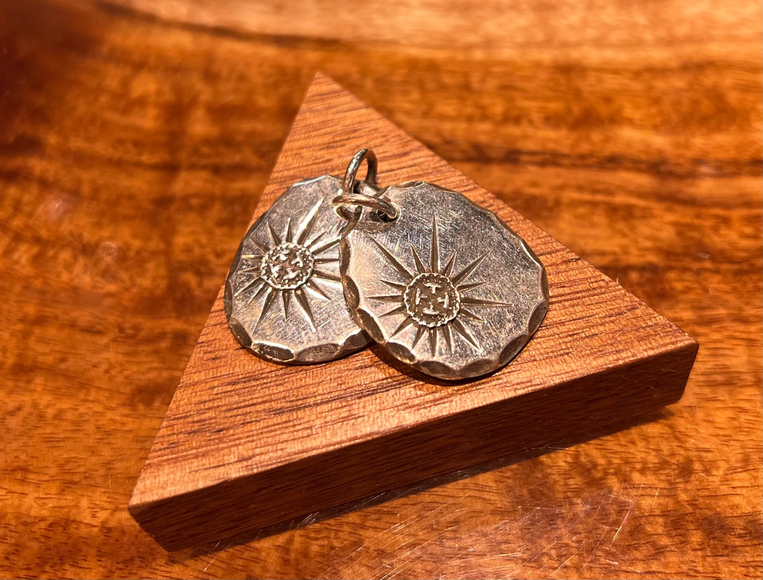 925 Silver Radiation Metal Top