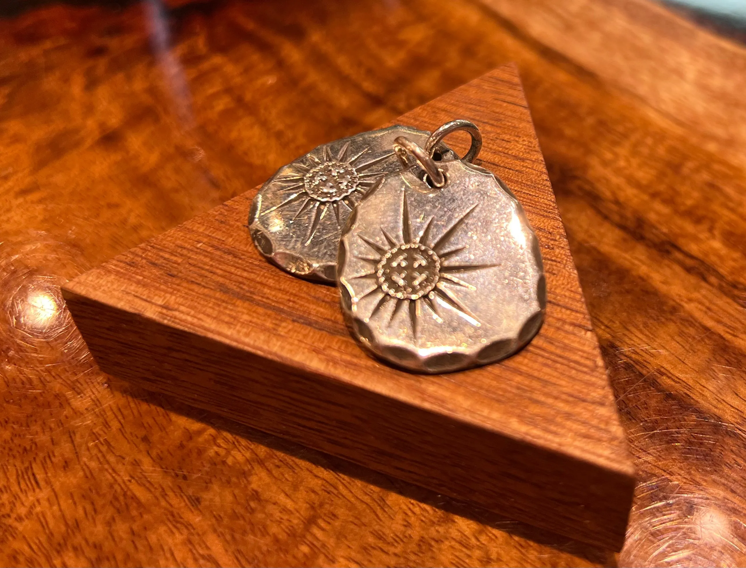 925 Silver Radiation Metal Top