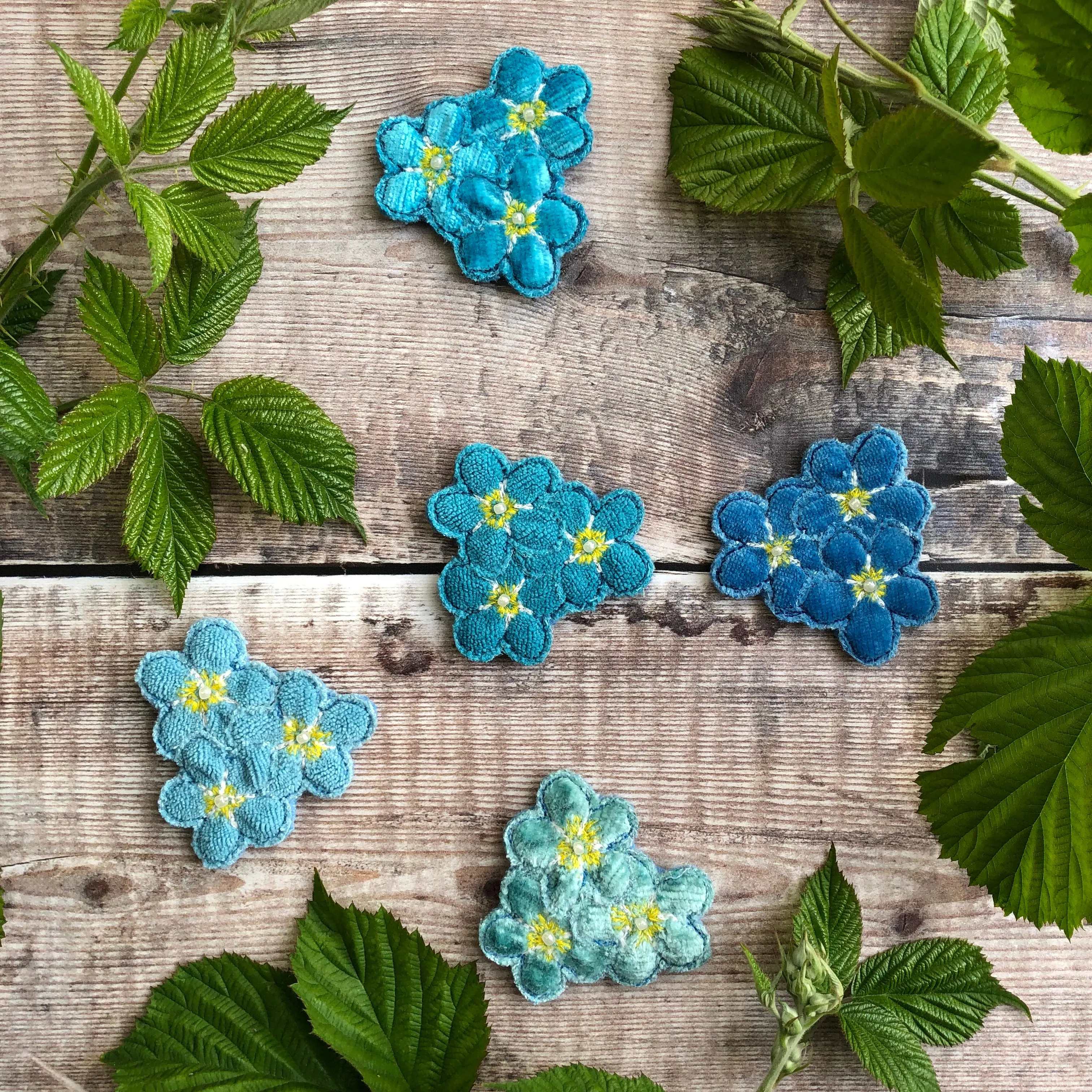 Forget-me-not flower brooch