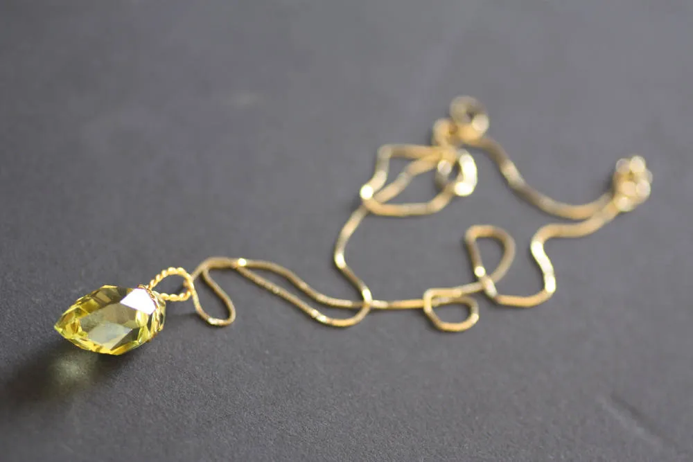 Lemon Quartz, Handmade pendant K18, Handcrafted gemstone