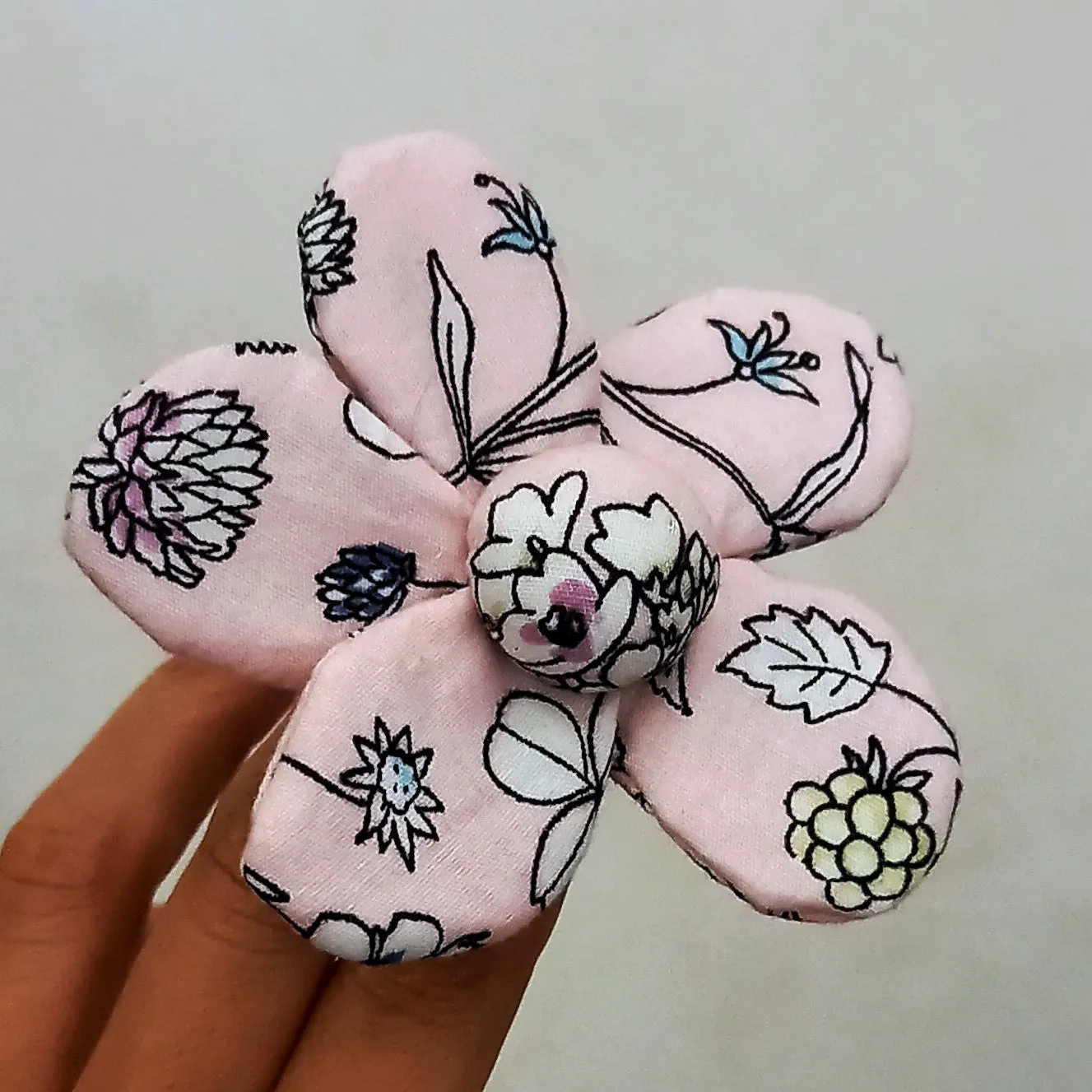 may days flower brooch
