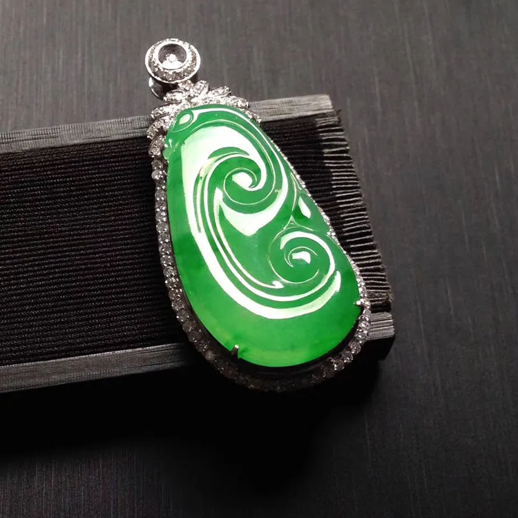 Natural Jade Pendant Jadeite Gold Ruyi Pendant PT402