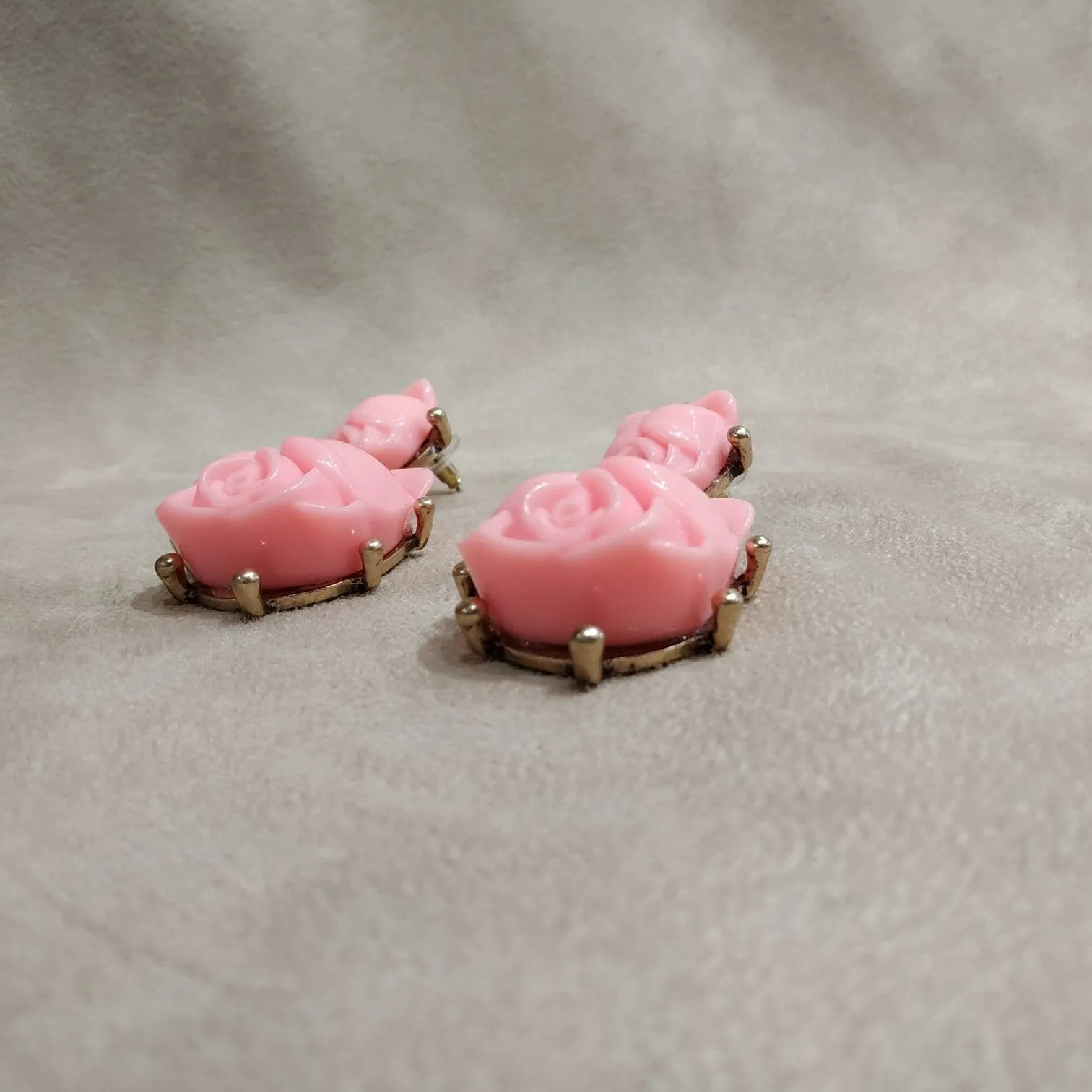 Oscar de La Renta Pink Earrings pierced Rose