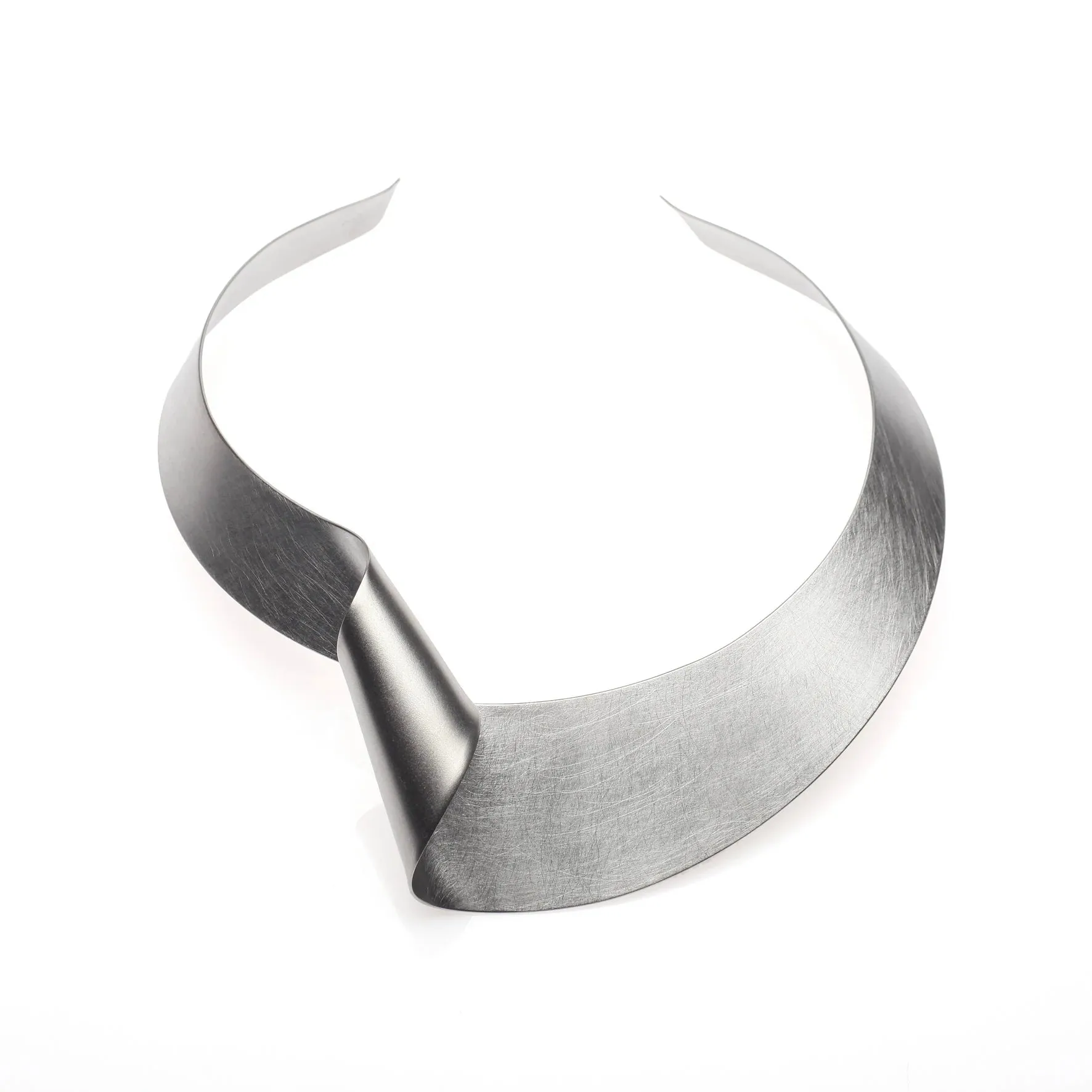 Twist Choker